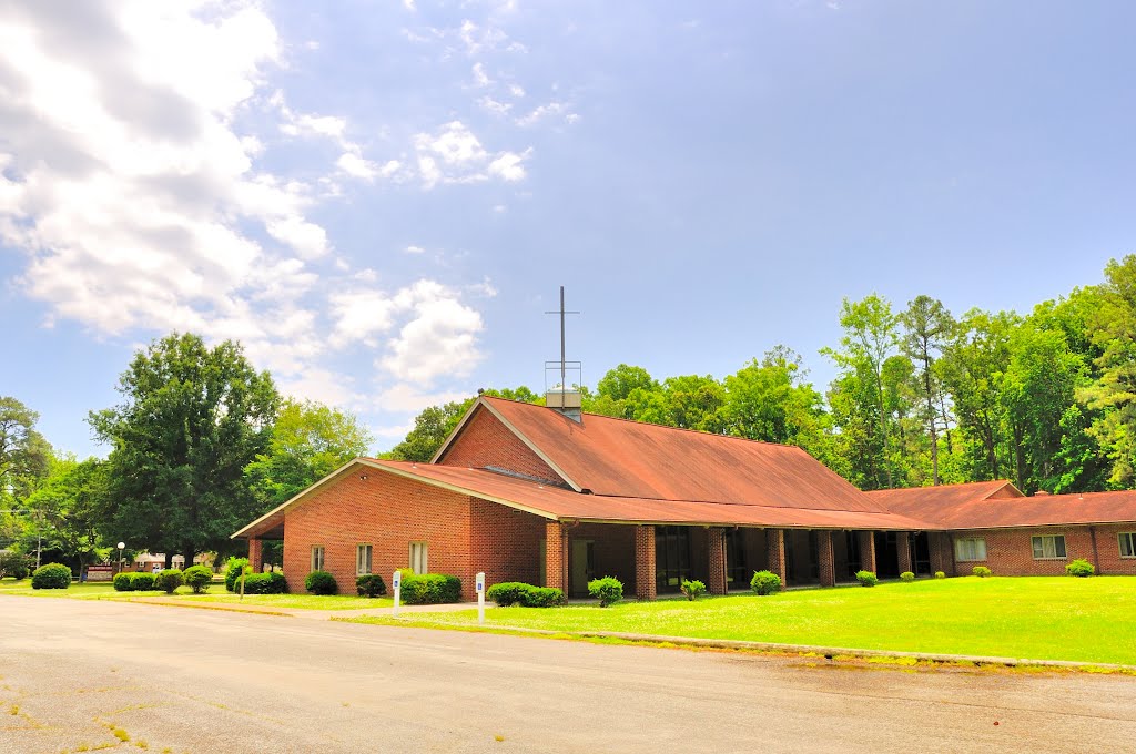 VIRGINIA: NEWPORT NEWS: Second Presbyterian Church, 201 Menchville Road by Douglas W. Reynolds, Jr.