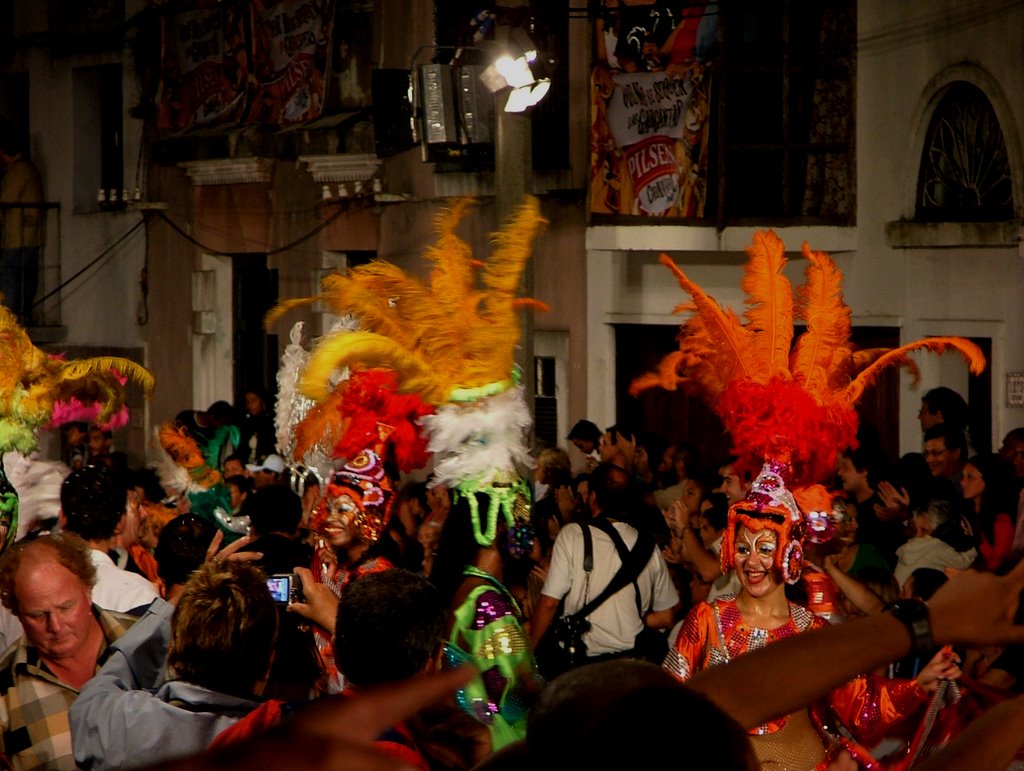 Desfile de llamadas by Titourcei