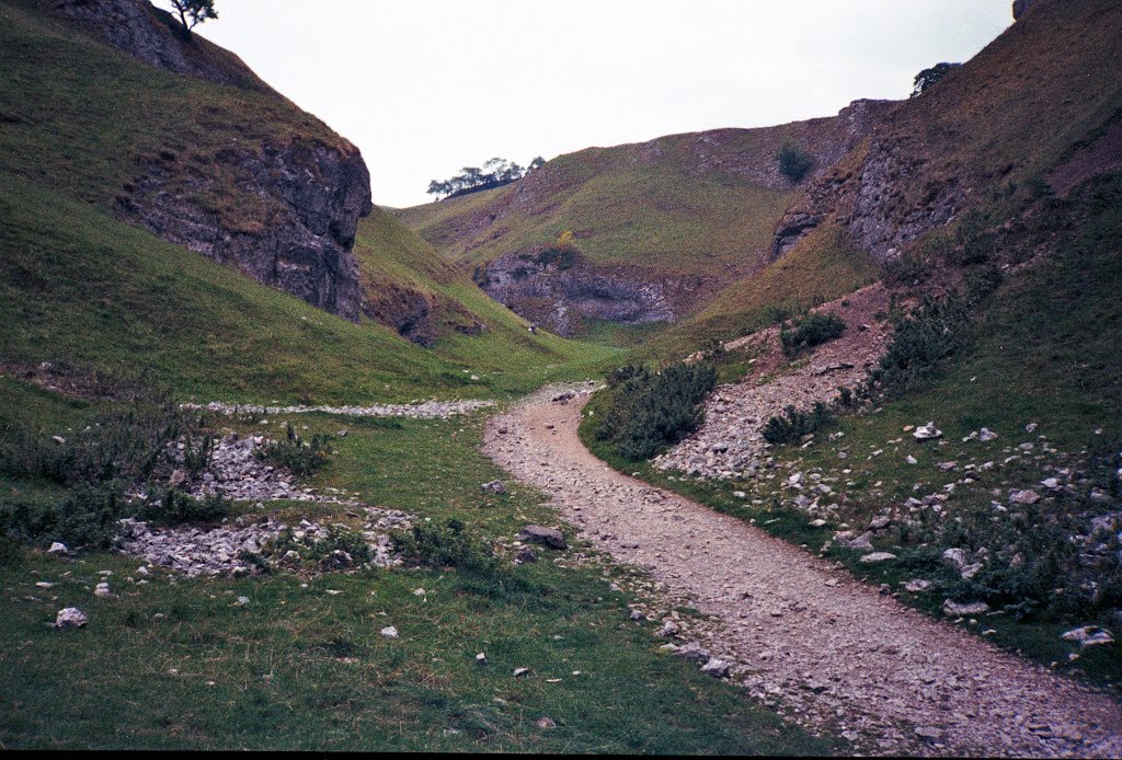 Cave Dale (Sep 1989) by pedrocut