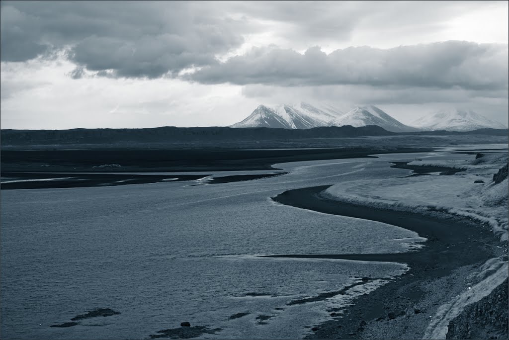 On the bank of the northern river - На берегу северной реки by Nikolai Malykh