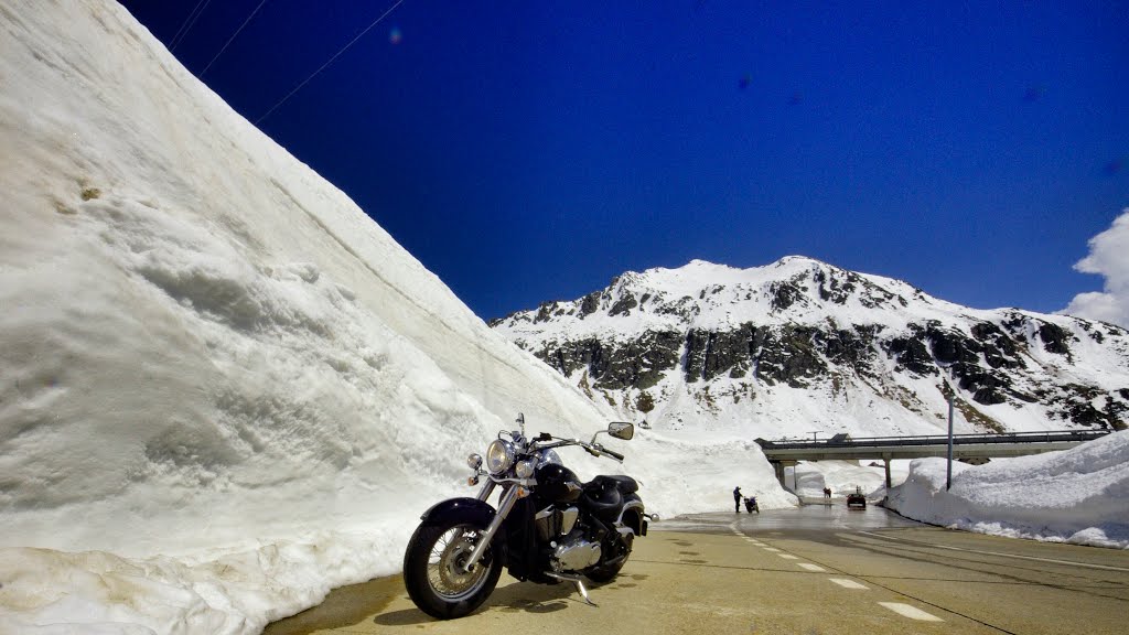 Meine Kawa VN 900 auf dem Gotthard by Ruedi (⊙o⊙)