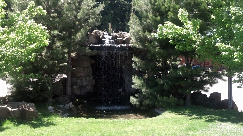 Waterfalls at Callahan Lodge by fbg2007