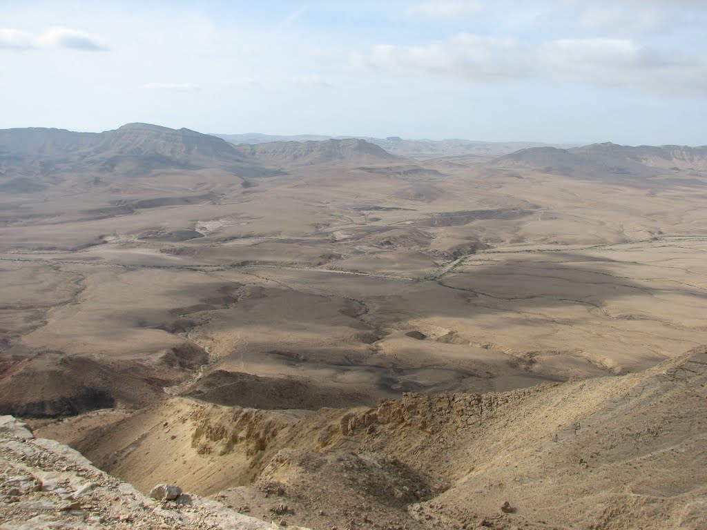 Mitzpeh Ramon, Field School Har HaNegev, Ramon Crater Observation, Israel by ‫יוסף אבן כסף‬‎