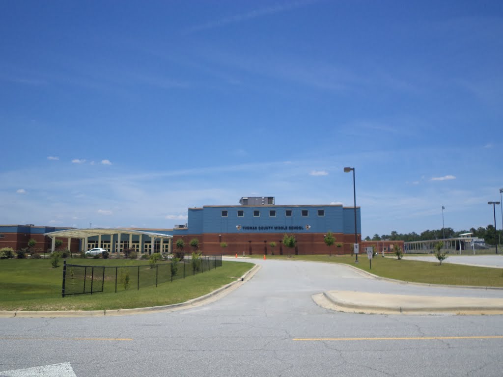 Thomas County Middle School (South face) by mriveraz