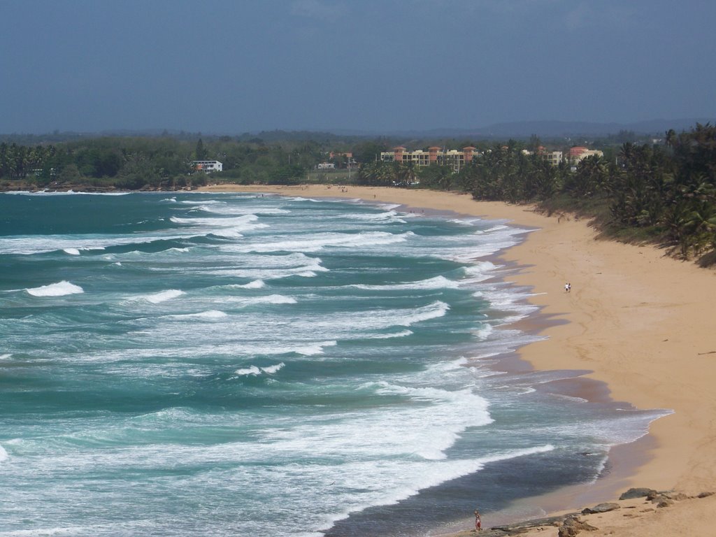 Playa Arecibo by zonaisla