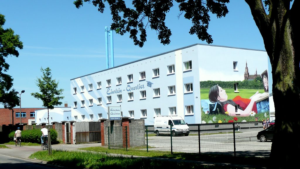 Studentenwohnheim, ex Stasigebäude by Lupe56