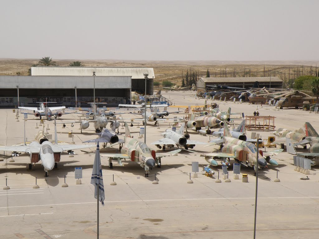 Israeli Air Force Museum / Muzeum Izraelského vojenského letectva by DM brothers