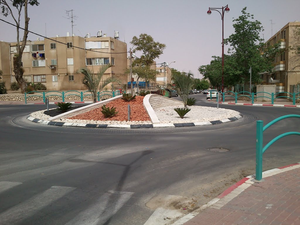 Yig'al Alon - Eliezer Milrod square, Dimona by AlexSSB