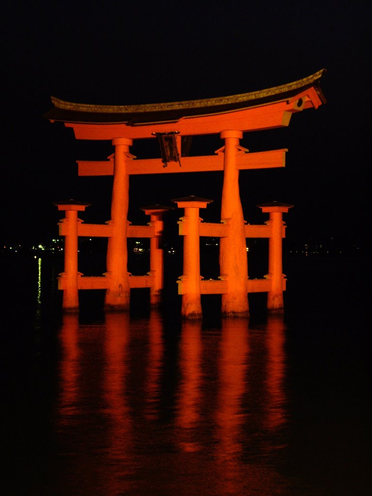 Miyajima Torii at night　宮島 by Todd Stradford