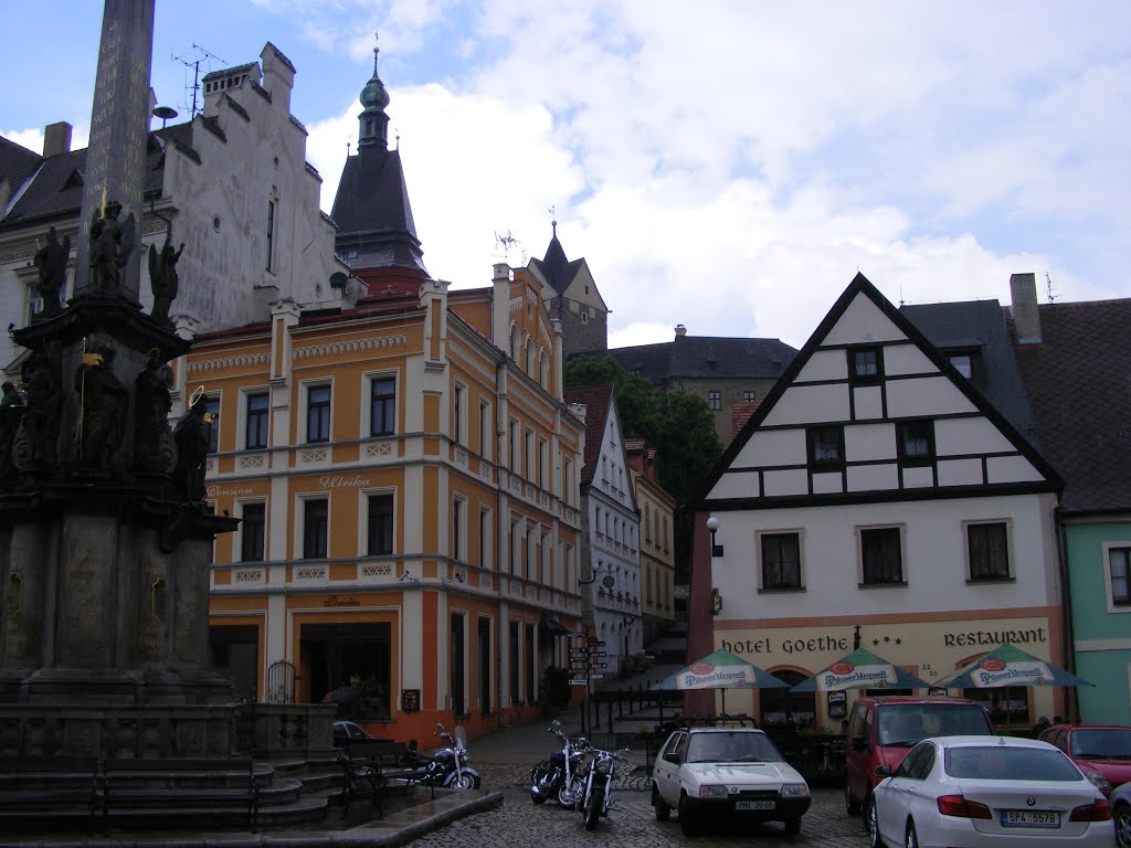 Loket, Blick zur Burg by Edgar Bär