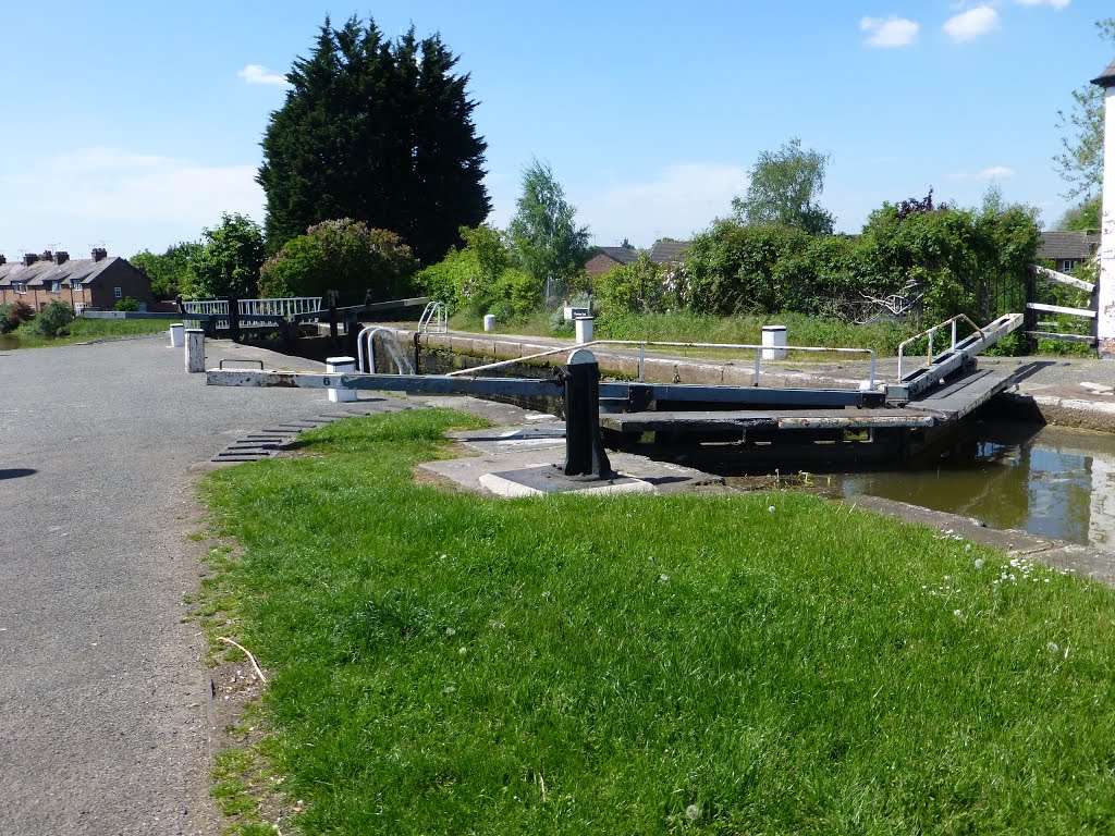 Chemistry Lock No 6 On The Shropshire Union Canal. by Peter Hodge