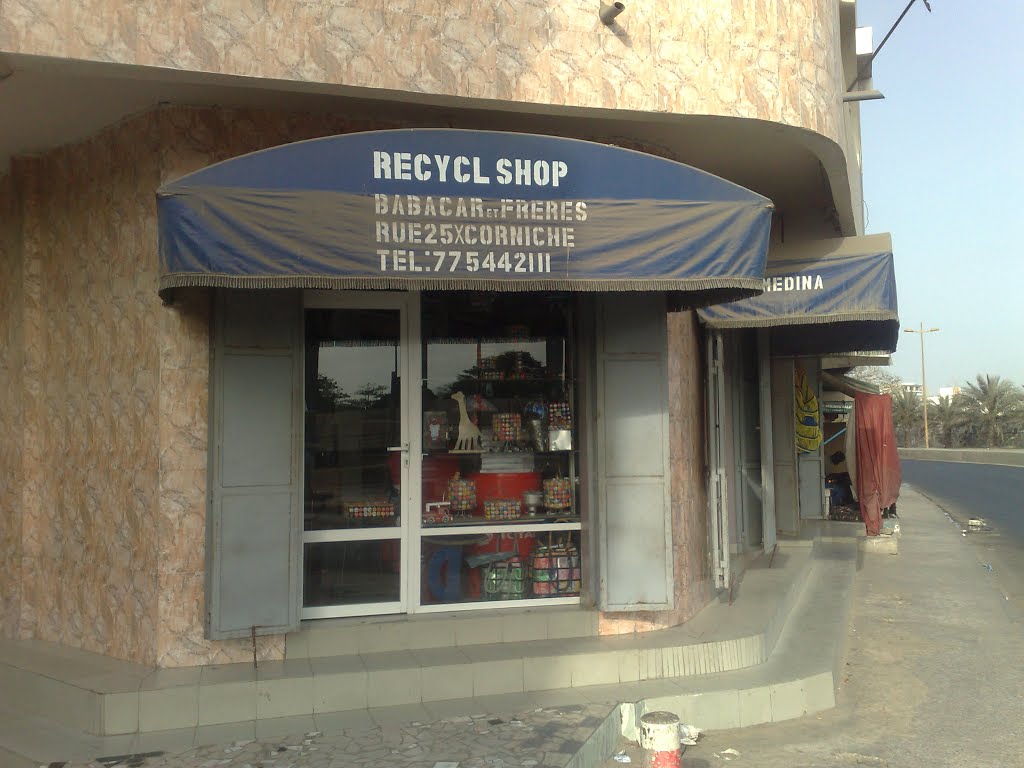 Recycl Shop Dakar, http://aadgj.jimdo.com by LiberteMan