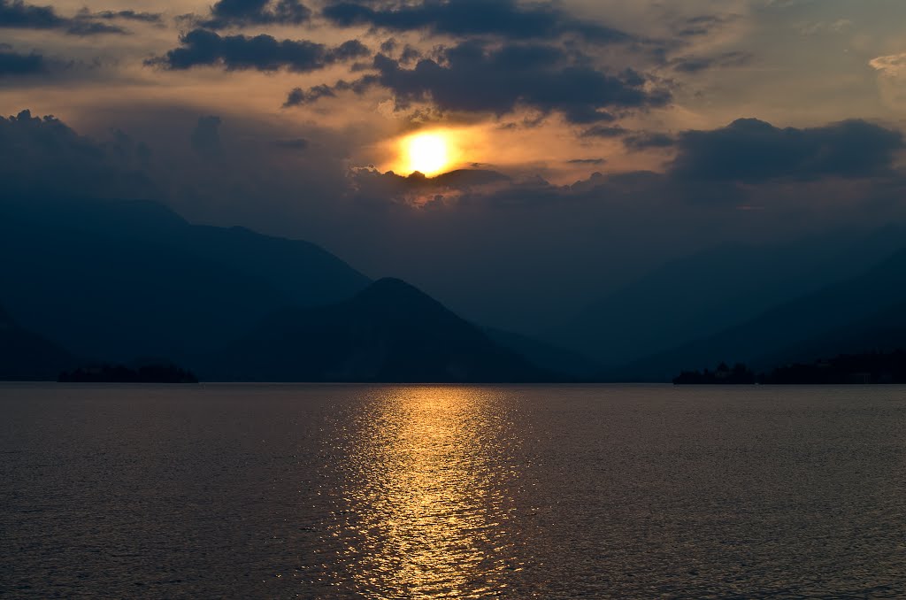 Tramonto sul lago by Maszande 