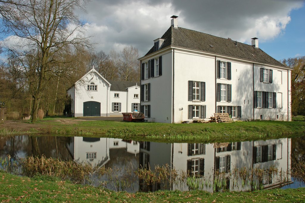 Kasteel Halsaf, ook wel Huize Babberich genoemd. by Wil Kuijpers