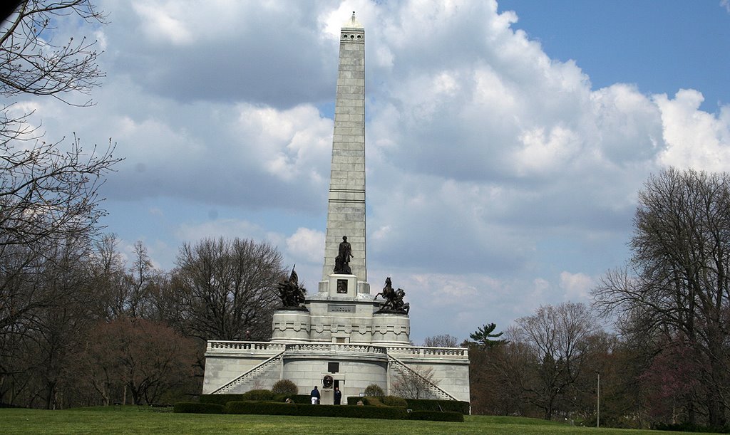 Lincoln Tomb, Springfield, IL by Alexander Perez Pedrayes