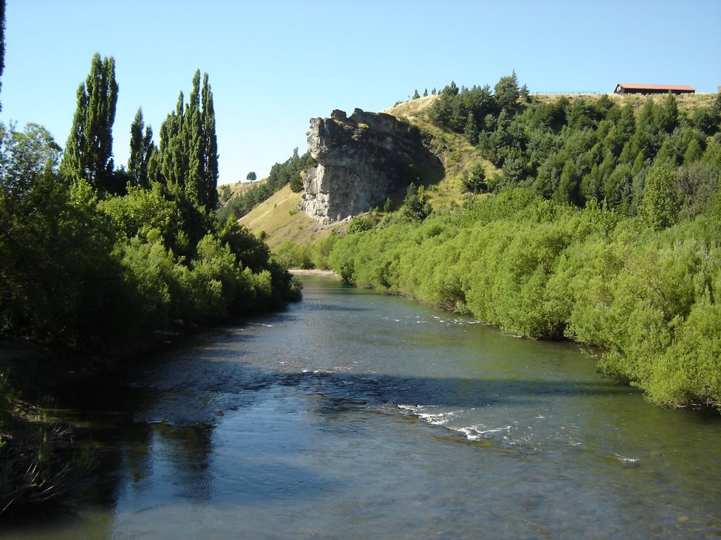 Piedra del Indio - Coyhaique by Rene de la fuente