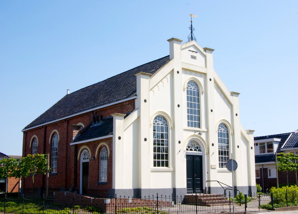 Uithuizen, Doopsgezinde Kerk by Jan Lalkens