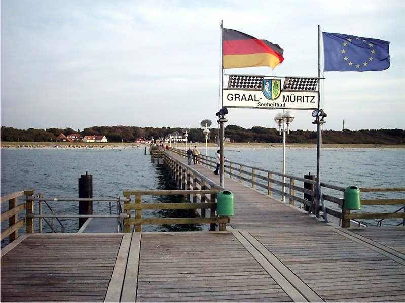 Seebrücke Seeheilbad Graal-Müritz by Harald Schwandt