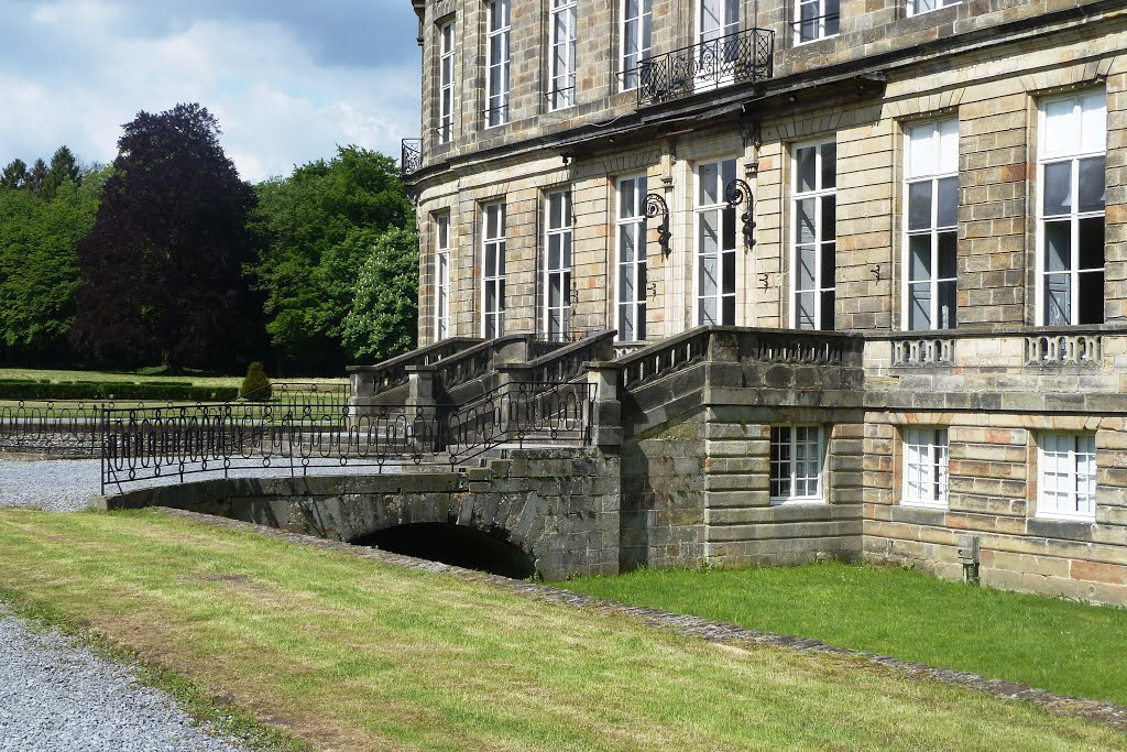 Château de l'Hermitage - Bonsecours by Viviane Aiello