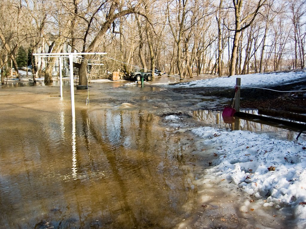 Delano Flood March 16 2003 by cosmic.1