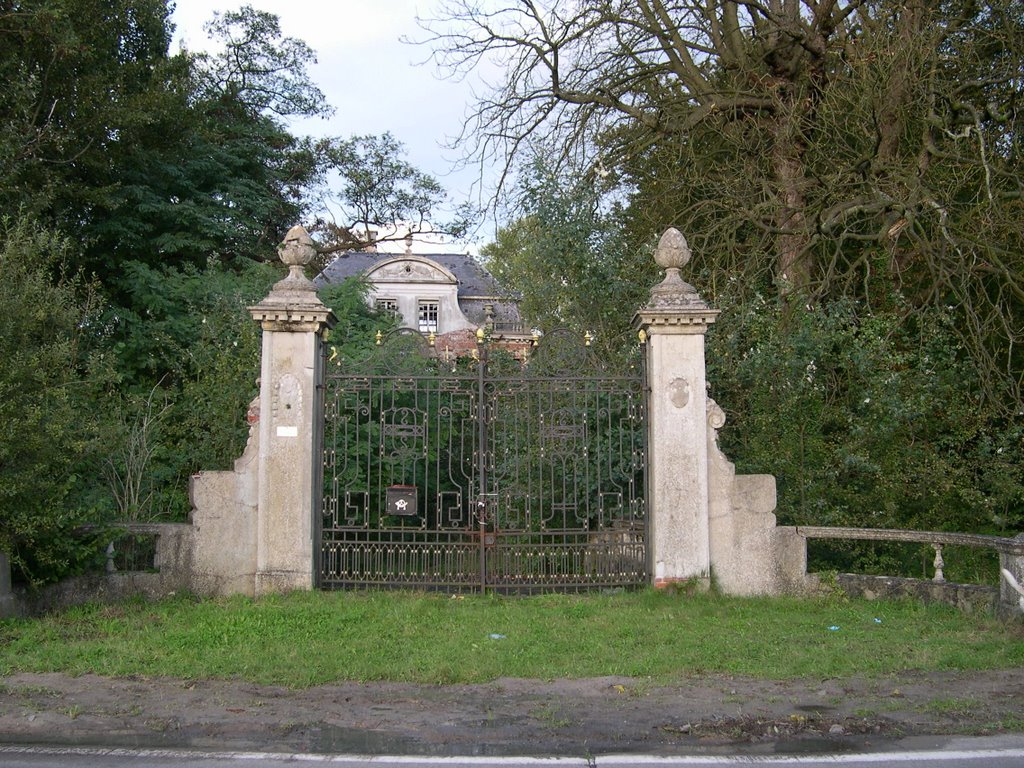 Ingang Kasteel Leirens, anno 2007 by Matthias Mol