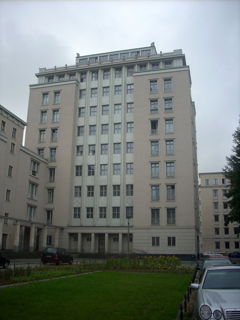 Hochhaus an der Weberwiese by Lionello Morganti