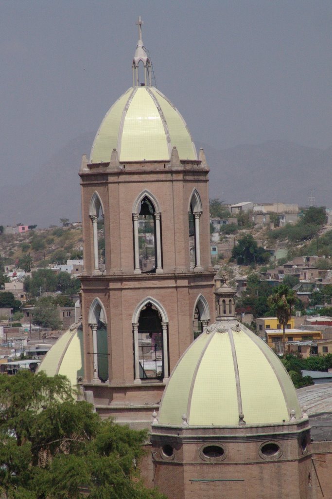 Iglesia de Guadalupe by Roberto Amaya