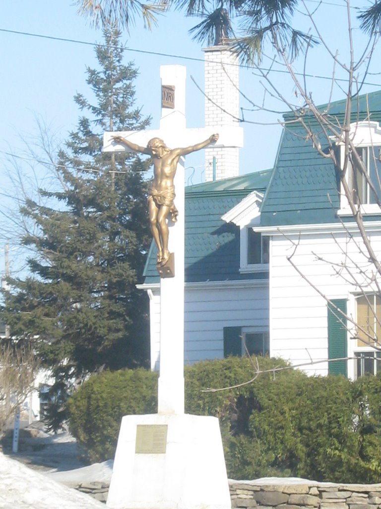 Croix de chemin Boul. d'Anjou by Mathieu D.