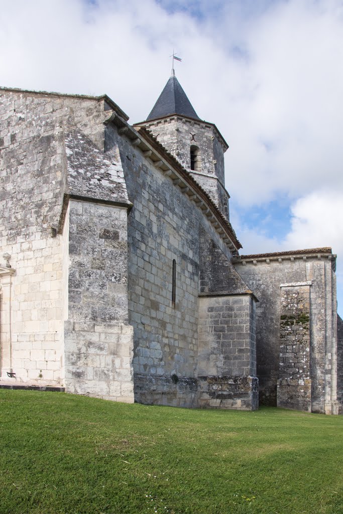 Église Saint Martin d ' ARCES SUR GIRONDE - 17120 by Pierre THIBAULT