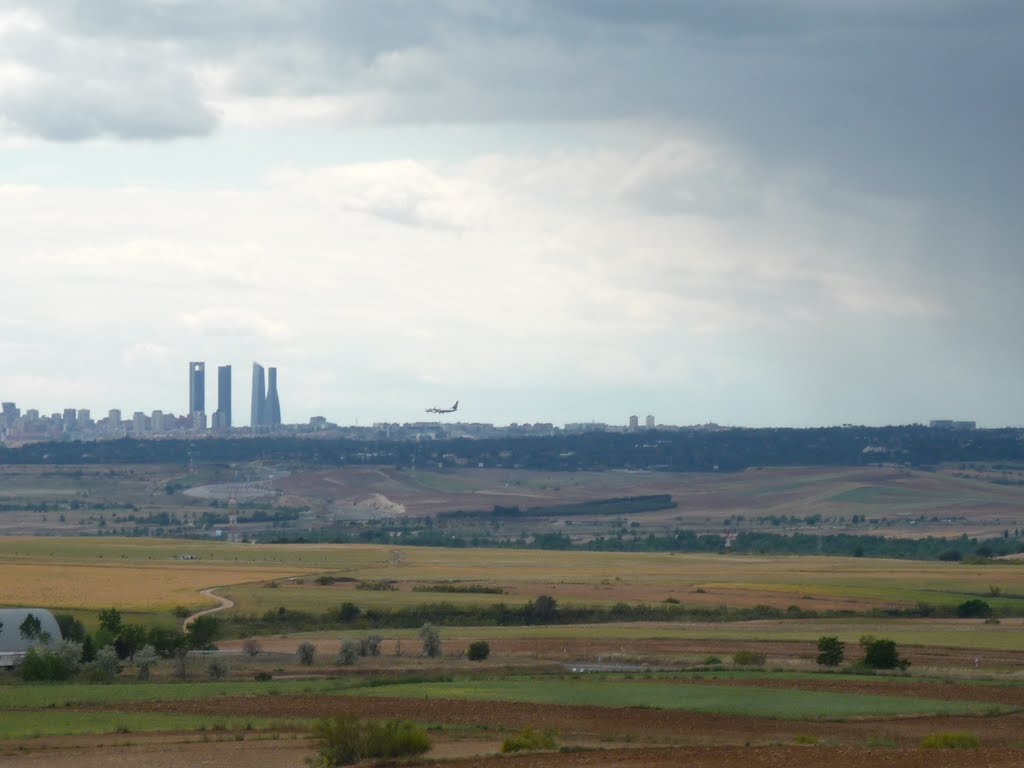 Las Torres de Madrid , vista de Valdetorres de Jarama, Madrid. (Estepa32). by Estepa32