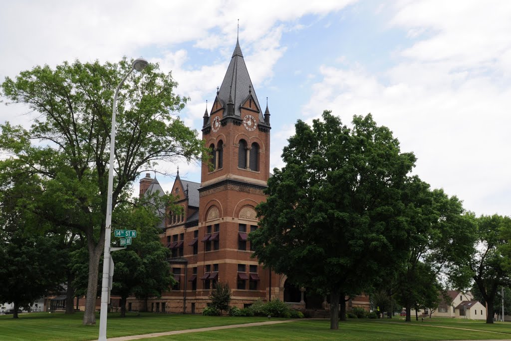 Swift Co. Courthouse (1897) Benson, MN 6-2013 by TGrier