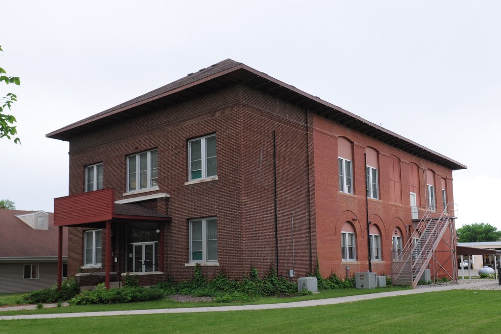 Traverse Co. Courthouse (1892) Wheaton, MN 6-2013 by TGrier