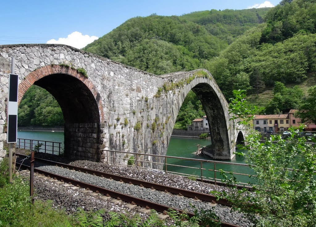 Cercando Laura... Ponte della Maddalena - o del Diavolo (1052-1115) by MarioTs