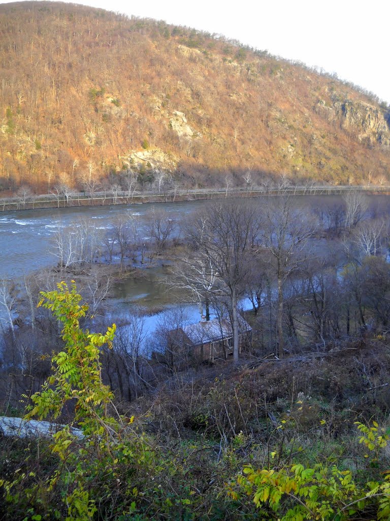 Potomac River, Maryland Heights from Hilltop House, E Ridge St, Harpers Ferry WV by Midnight Rider