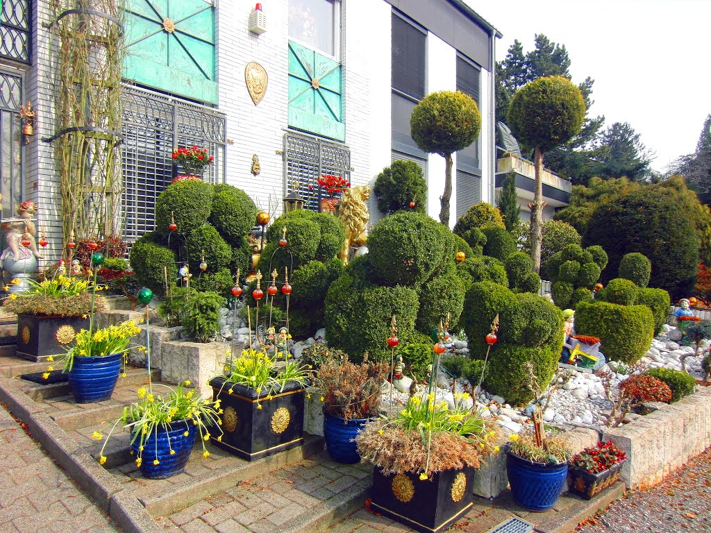 Bielefeld, Am Botanischen Garten "M. I. Hummel Romantik" @2013 by orgwin.