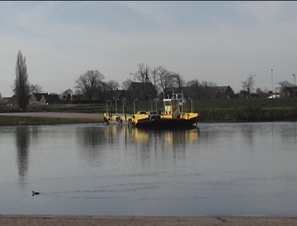 VEERPONT AAN MEGEN ZIJDE by M.C. vd HEIJDEN