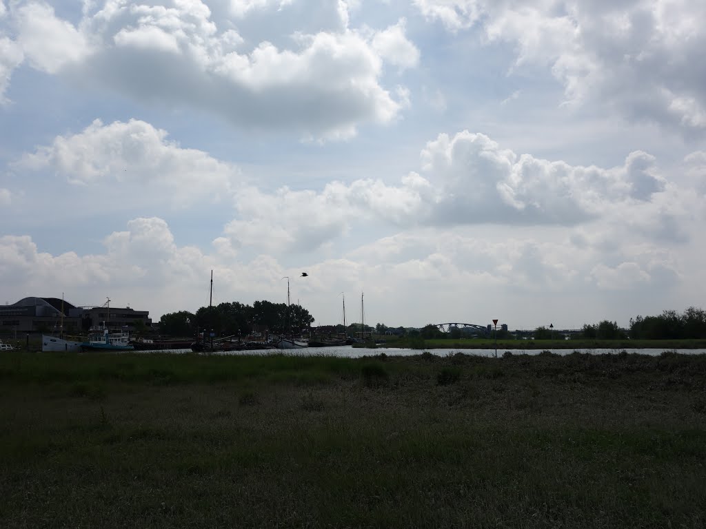 IJssel @ Zutphen by XanderBW