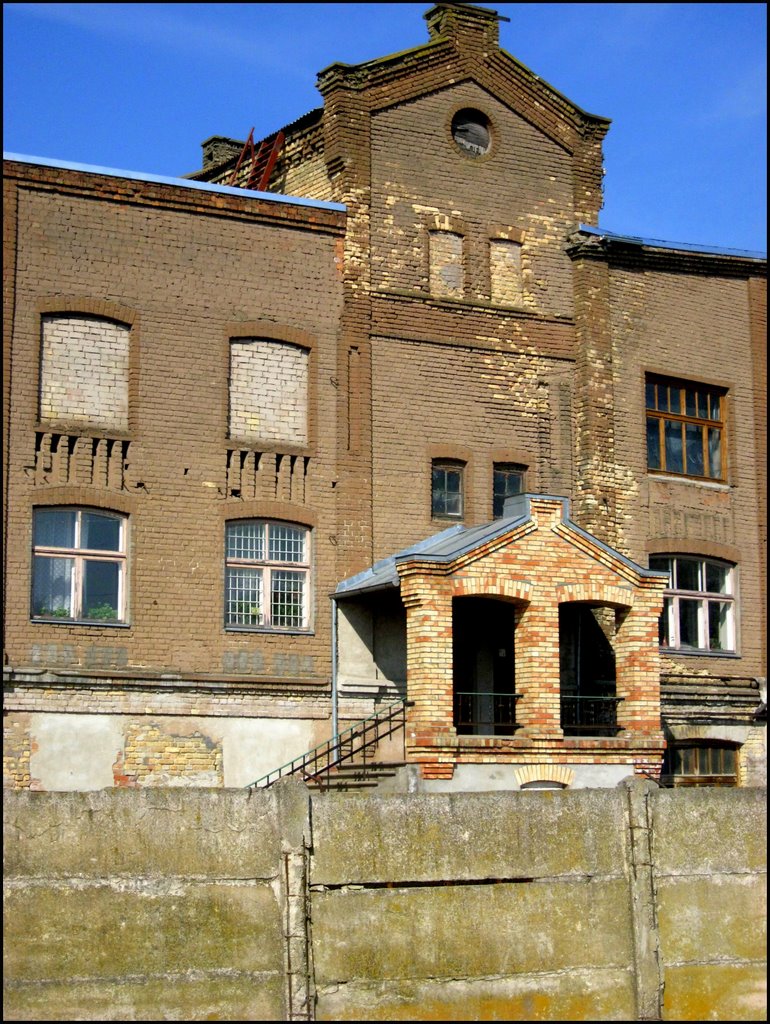 Engineering building by Laima Gūtmane(simka)