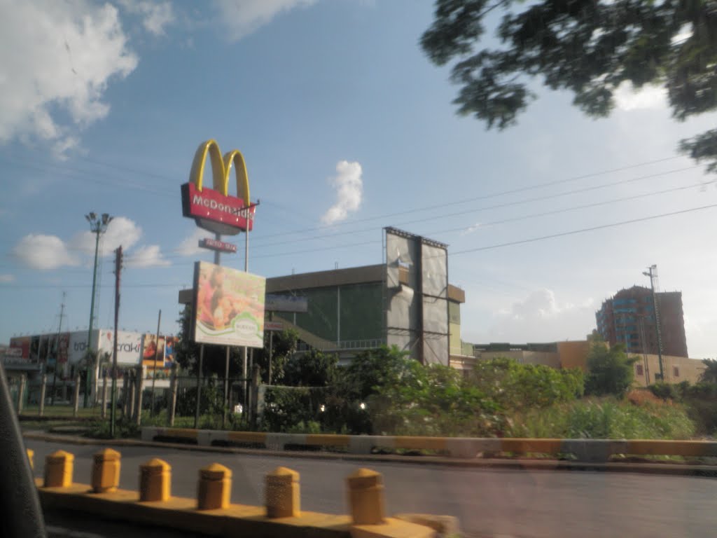 Mc Donald's La Victoria by @lfredo ®aul Vzla 2007