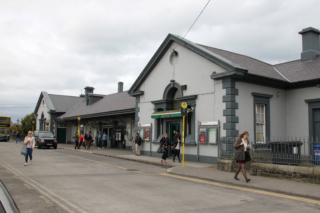 Estação do Dart em Bray - Irlanda by Fritz Follmer