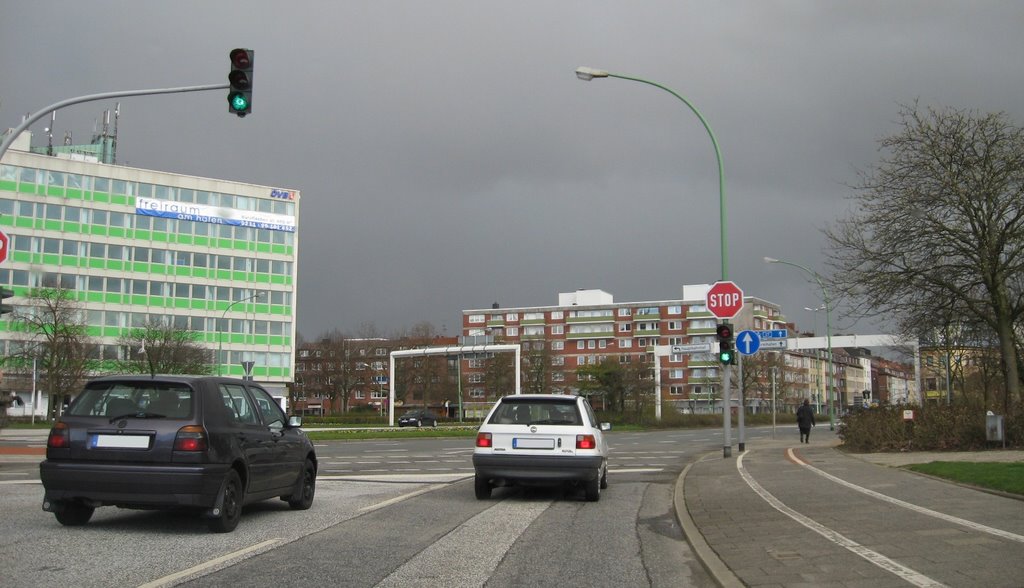 Kreuzung Columbusstraße-Elbinger Platz - Bremerhaven - 04.2008 by trigonal