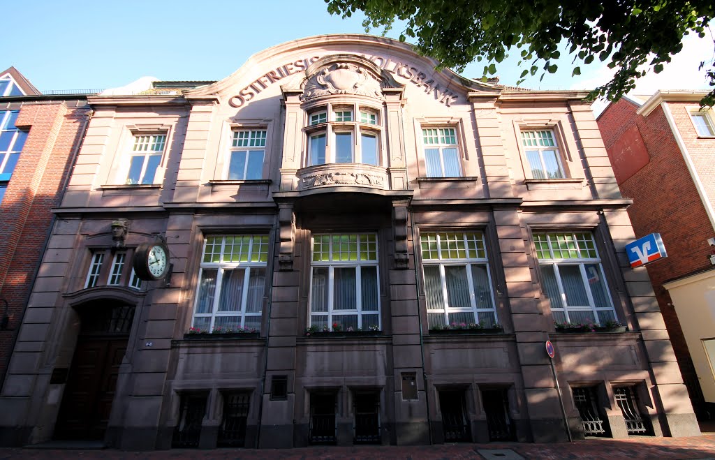 Leer : Ostfriesische Volksbank in alt by der_pusher