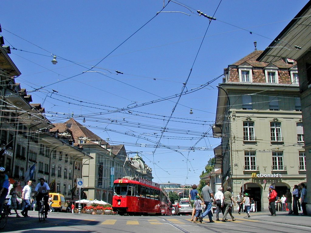 Oberleitung by Toni Wyss, Hamburg