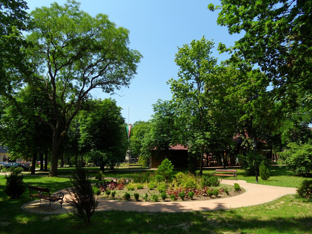 Gyömrő, Szabadság tér by Lorant