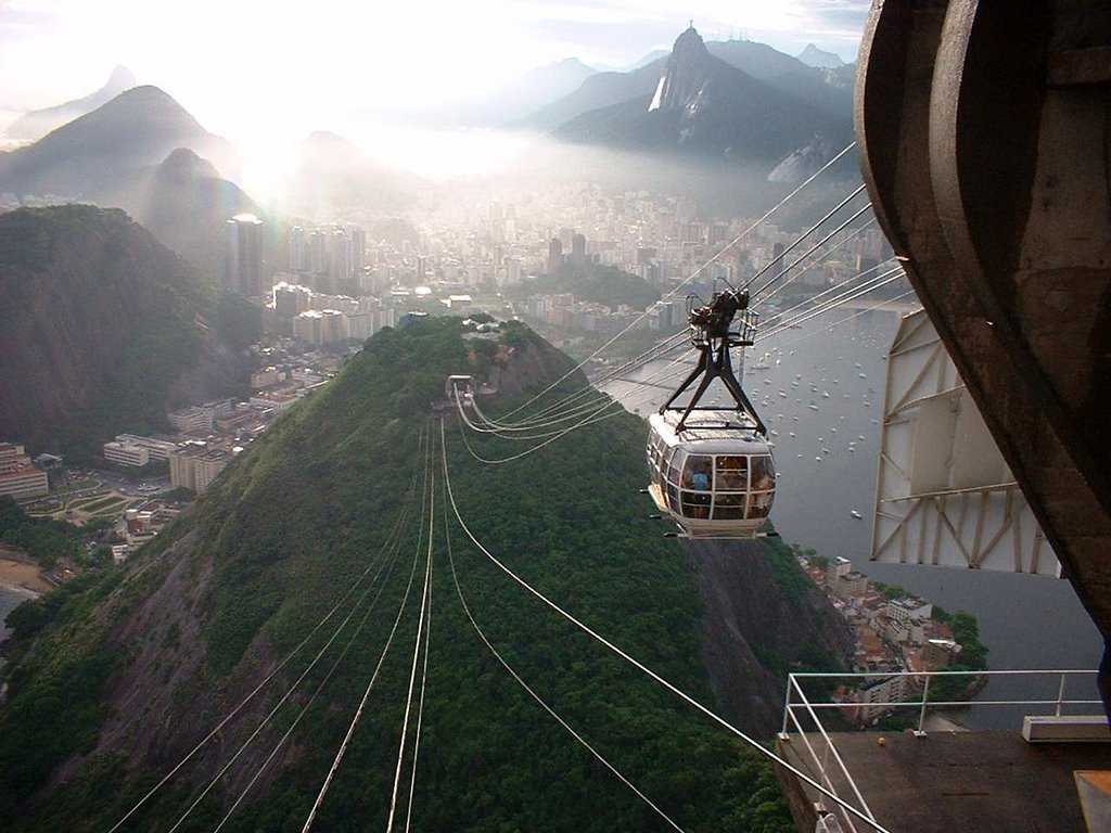 Subiendo en bomdinho a Pao de Açucar by Jose Javier Goikoetx…