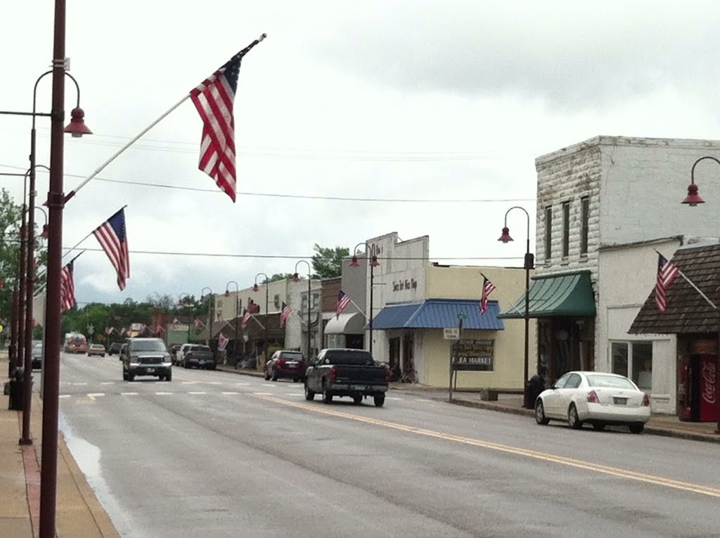 Main St. Gentry 6-17-13 by James1958