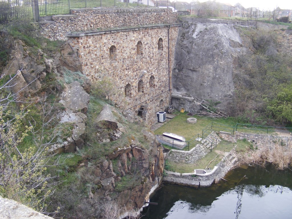 Székesfehérvár, Öreghegy, 8000 Hungary by Gáspár Norbert Pál