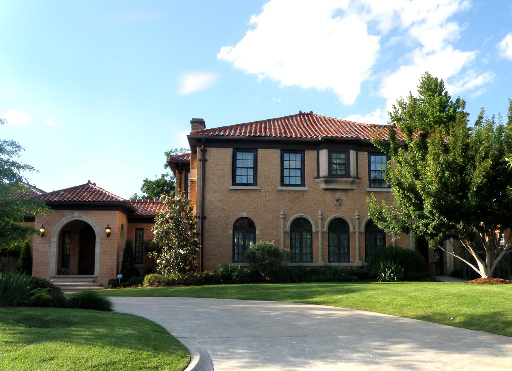 Oklahoma City, OK - Lincoln Terrace Historic District - 623 Culbertson D by MARELBU