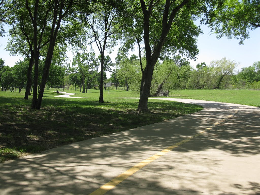 Carrollton TX Bike Path (Blue Trail) by Ref Tom Green