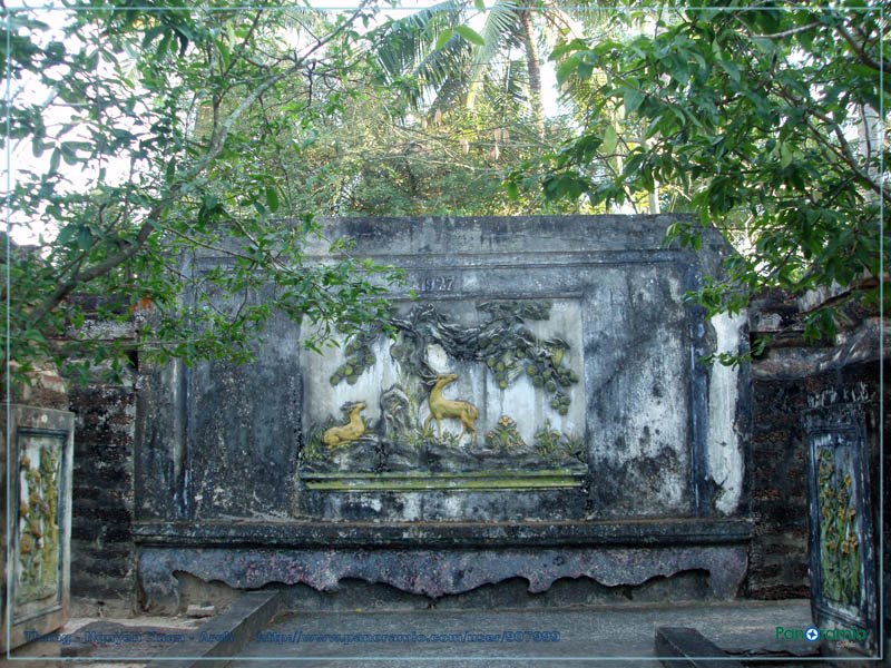 Lăng - Nguyễn Huỳnh Đức - Mausoleum by Vietnam - Paracels